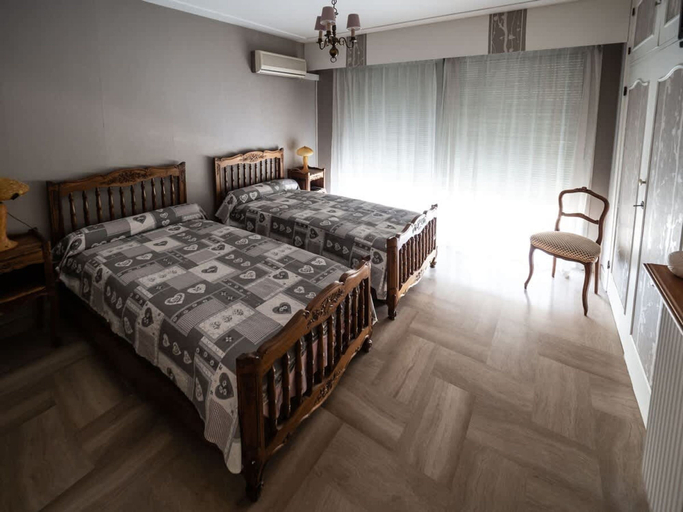 Room 5, Apartment Near the Beaches Right in the Center Comfortable, Alpes-Maritimes
