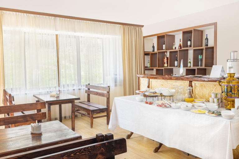 Food & Drinks 2, Kompozitor Hotel Dilijan