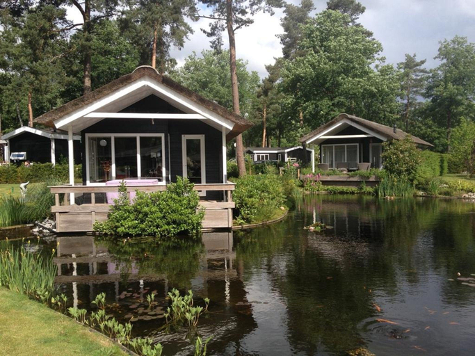 Others 5, Charming Pondside Chalet, Hof van Twente