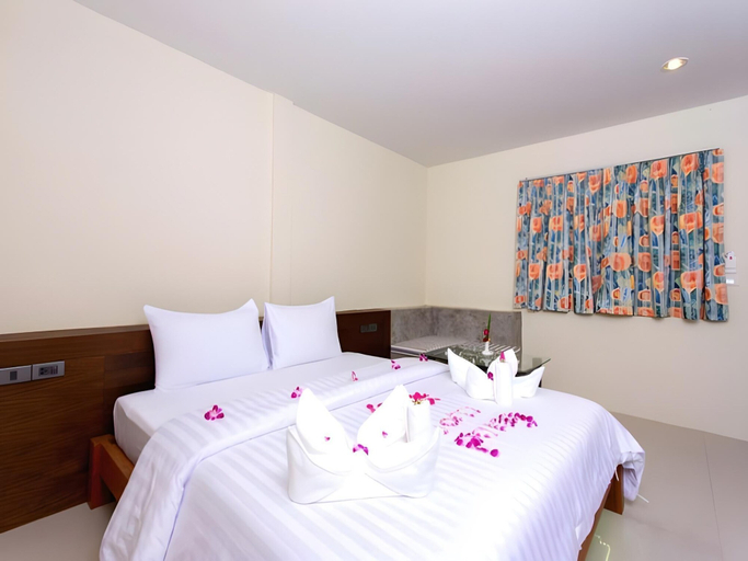 Bedroom 4, Suksompong Resort, Takua Pa