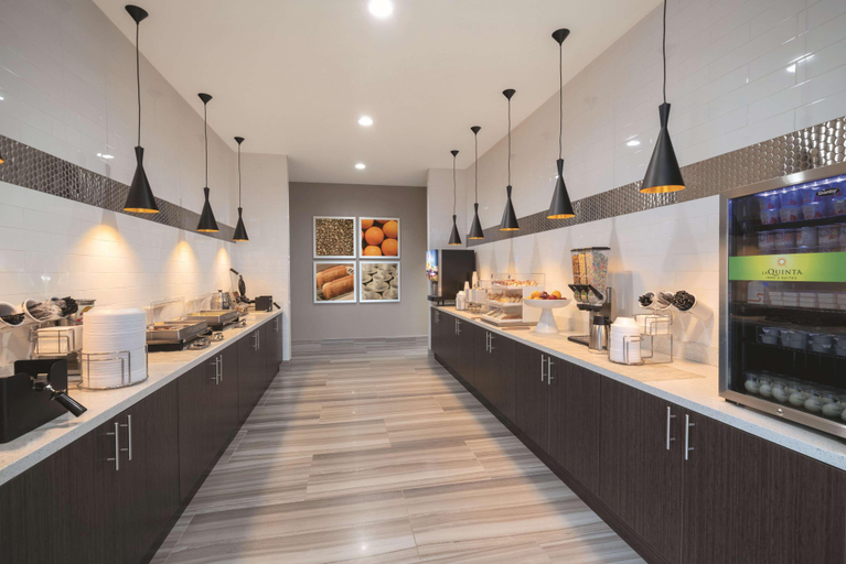 Food & Drinks 5, La Quinta Inn & Suites by Wyndham Opelika Auburn, Lee