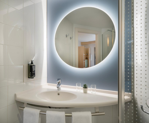Bathroom 4, ibis Madrid Alcobendas, Madrid