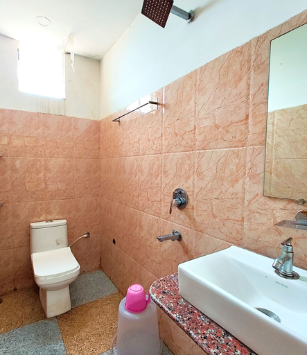Bathroom, Coral Suites Puri, Puri