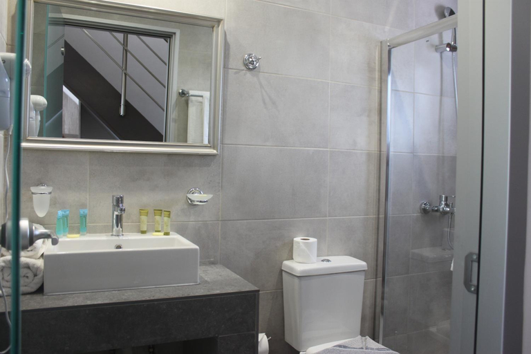 Bathroom 4, Vallian Village, South Aegean
