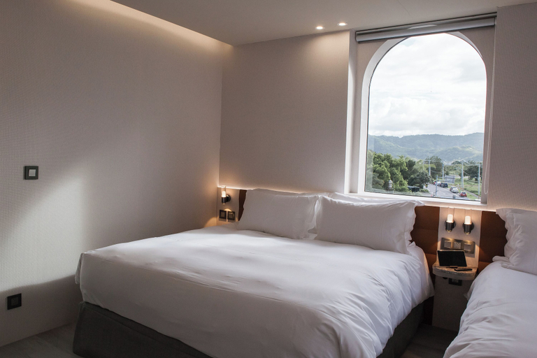 Bedroom 3, LIVIN Hotel, Yilan