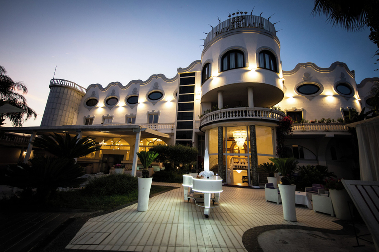 Exterior & Views 2, Hotel Imperiale, Napoli