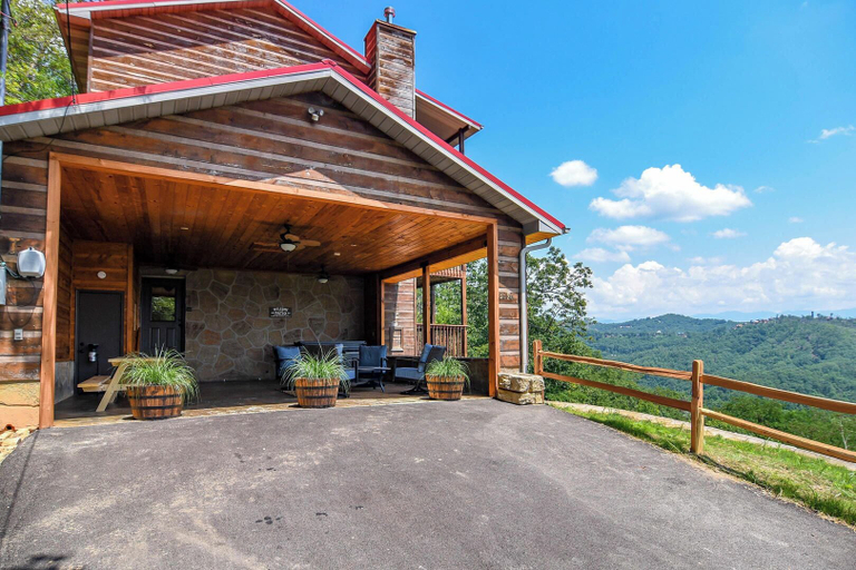 Exterior & Views 2, Sky High View, Sevier