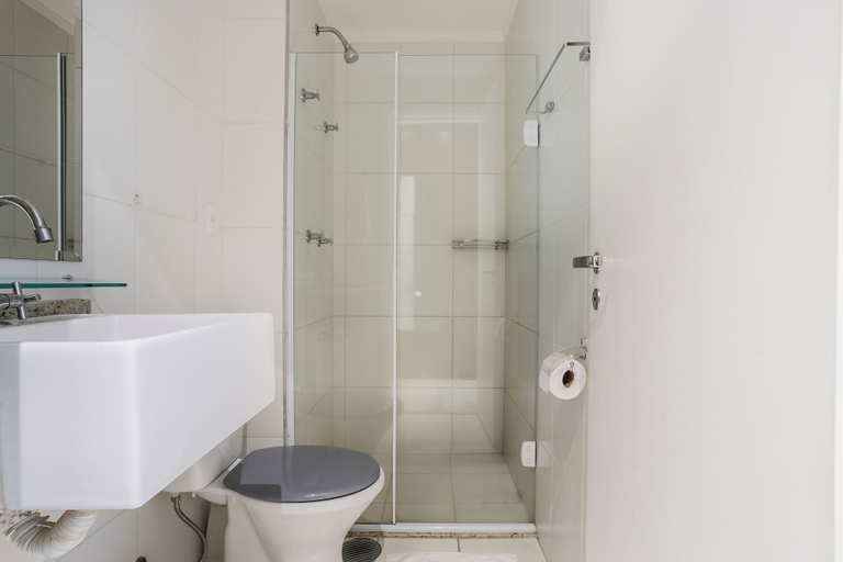 Bathroom, Studio With Swimming Pool Near Se Cathedral Cgf135, São Paulo