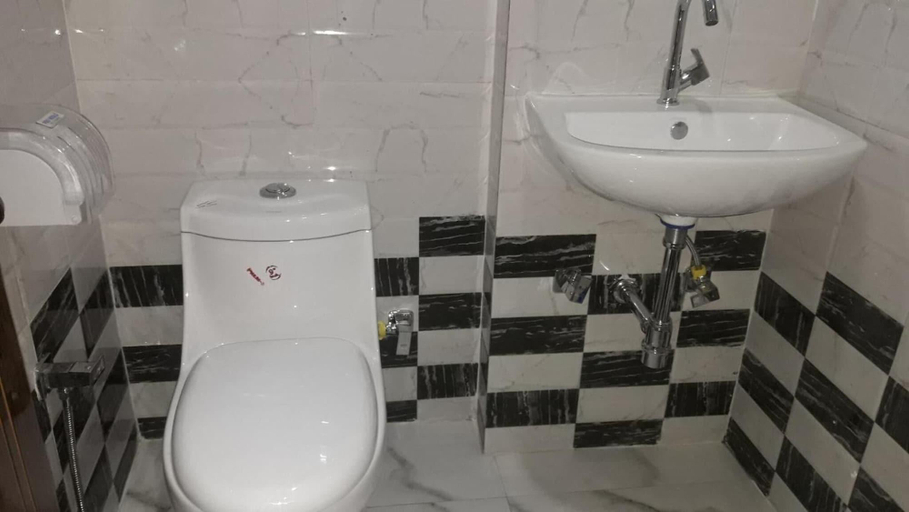 Bathroom 4, Rajdhani Guest House, Faridabad