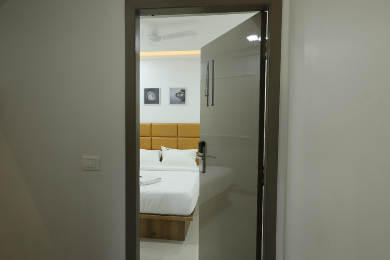 Bathroom, Sira Rooms, Bangalore