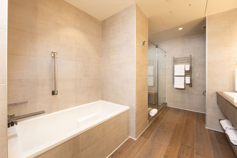 Bathroom 3, The Bradstan Boutique Hotel, Sullivan