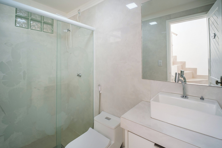 Bathroom, Beachfront House with 2 Bedrooms in Salvador, Salvador