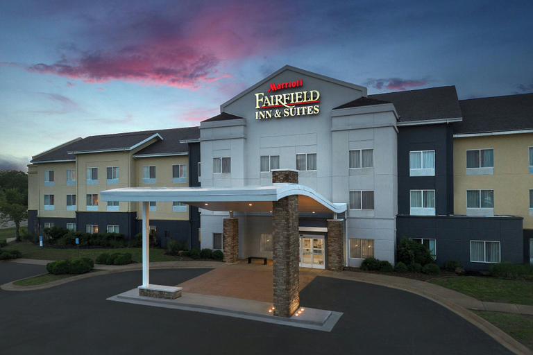 Exterior & Views 2, Fairfield Inn & Suites by Marriott Rogers, Benton