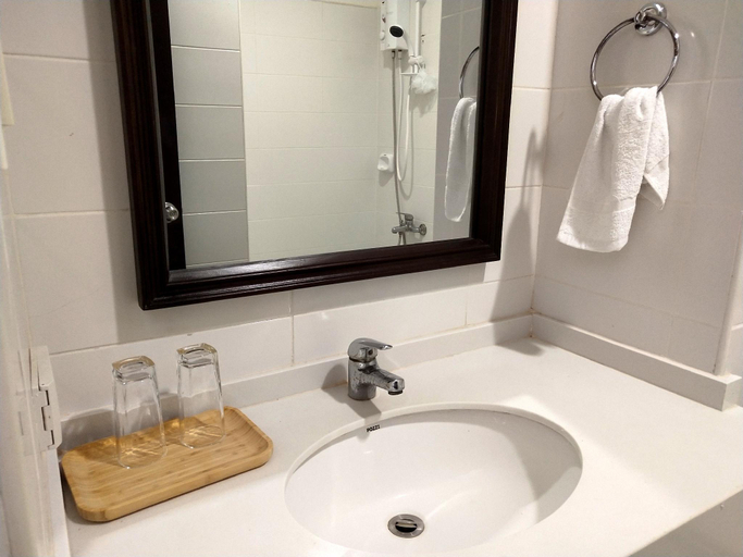 Bathroom 4, Bamboo Bay Cebu with Pool and Wifi, Mandaue City