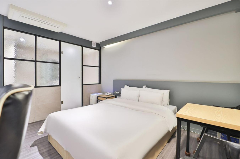Bedroom 3, NO.25, Nam