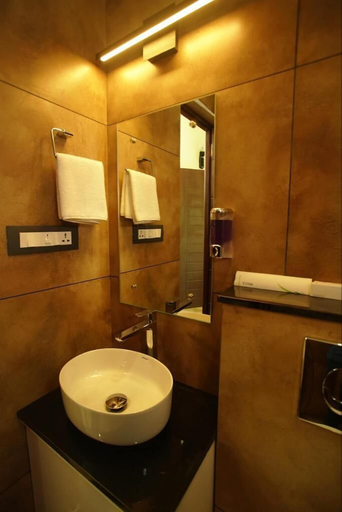 Bathroom 4, Pabis Luxurious Stay, Wayanad