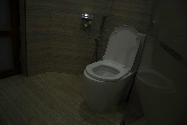 Bathroom 5, Zimbo Golden Hotel, Ilala