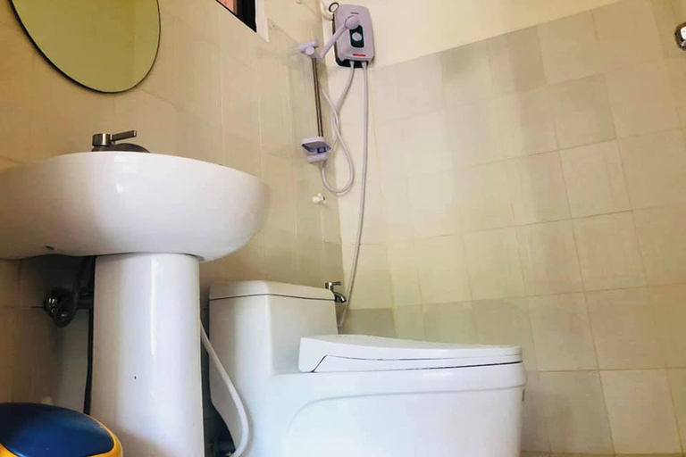 Bathroom 5, Havendwell Beach Resort, Mambajao