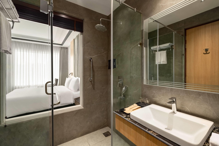 Bathroom 5, Ramada Plaza BY Wyndham Jammu Vijaypur, Samba