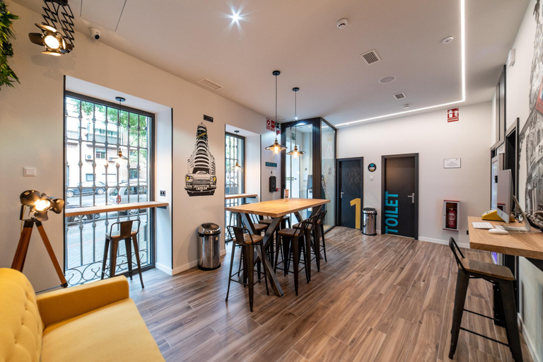 Food & Drinks 5, Petit Hostel La Latina, Madrid