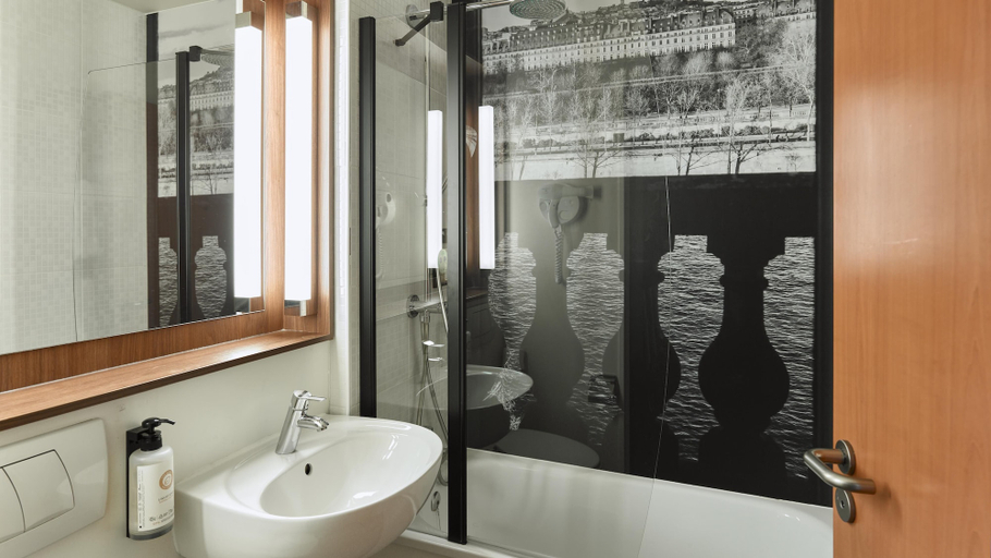 Bathroom 4, Campanile PRIME - Bussy-Saint-Georges, Seine-et-Marne
