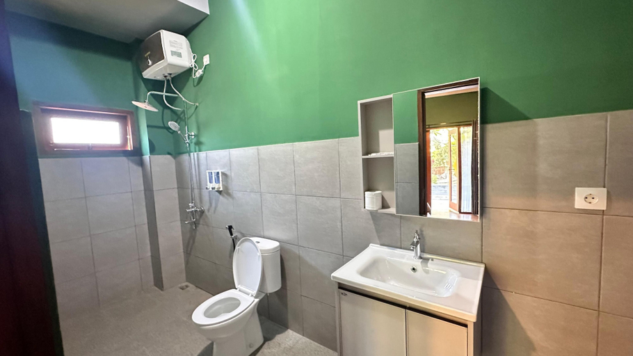 Bathroom 5, Villa Kamila Senggigi By Villaloka, Lombok