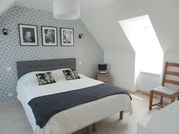 Room 5, Stone House in Pont-l'abbe Near La Torche, Finistère