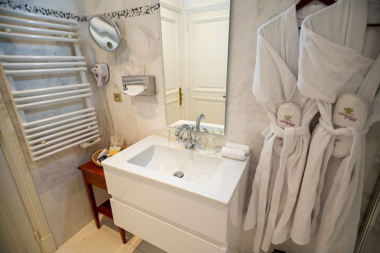 Bathroom 5, Château de Noizay, Indre-et-Loire