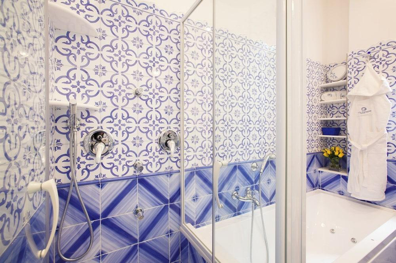 Bathroom 3, Villa Fiorentino, Salerno