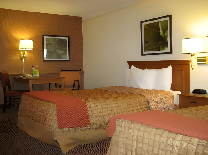 Bedroom 2, Budget Inn & Suite Atlanta Marietta Stadium, Cobb