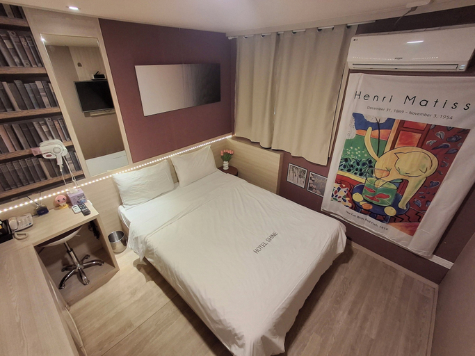 Bedroom 5, Shine Hotel, Gangbuk