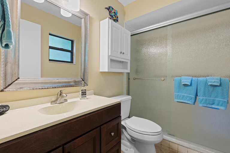 Bathroom 4, Pelican's Cove, Volusia