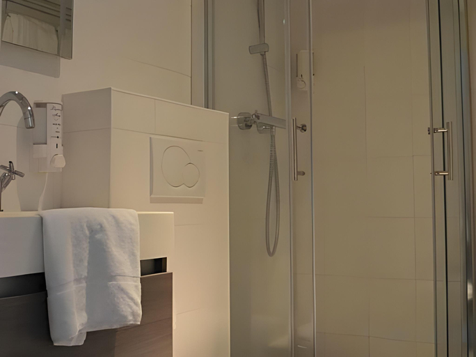 Bathroom 4, Fletcher Hotel Het Veluwse Bos, Apeldoorn
