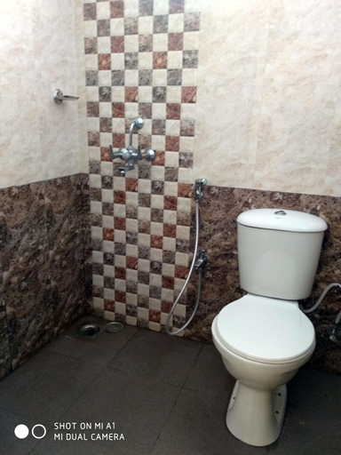 Bathroom 3, Candolim Beach Place, North Goa