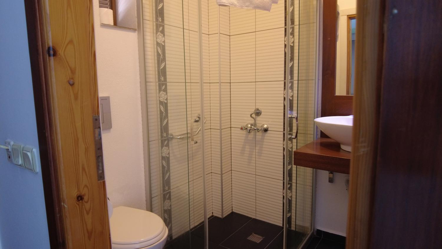 Bathroom 3, Gumbet Cove Hotel, Bodrum
