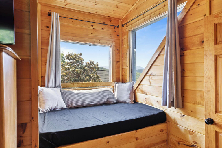 Bedroom 3, Starry Nights, Sevier