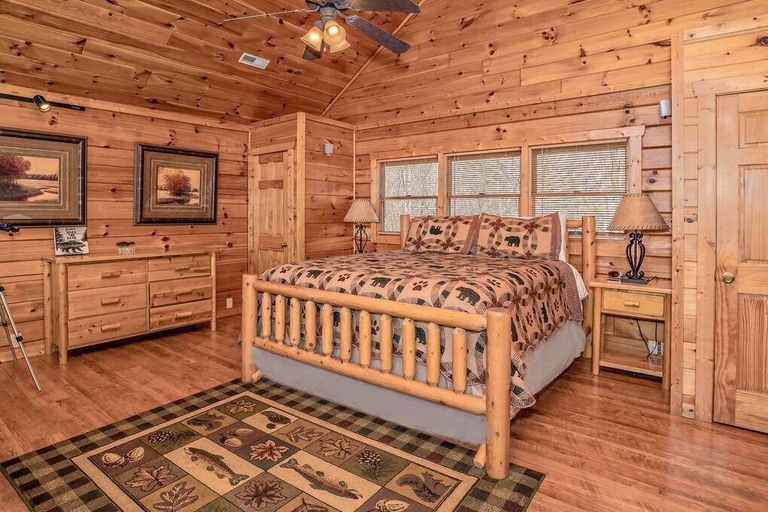 Bedroom 3, A Mountain Dream, Sevier