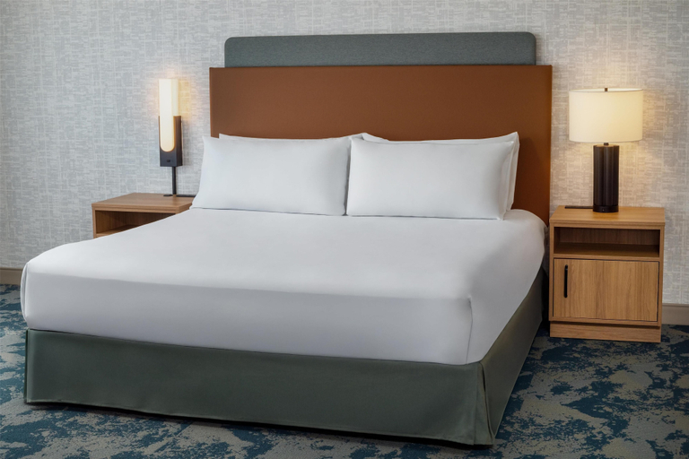 Bedroom 3, Hampton Inn Nashua, Hillsborough