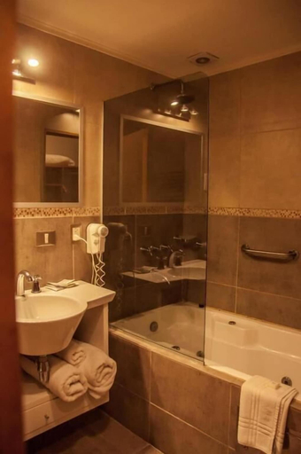 Bathroom, Los Robles Apart & Spa, Bariloche