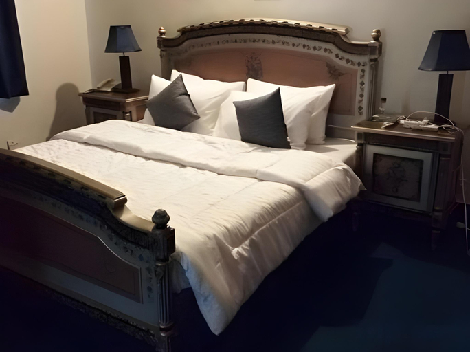 Others 5, Royal Continental, Islamabad