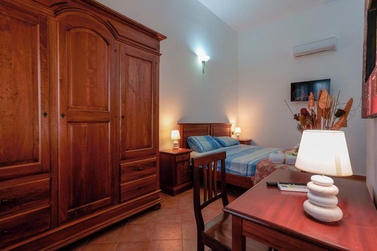 Bedroom 3, Bed and Breakfast Cairoli, Brindisi