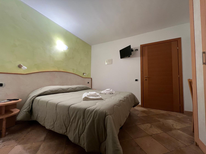 Others 4, Casa Hotel Civitella, L'Aquila