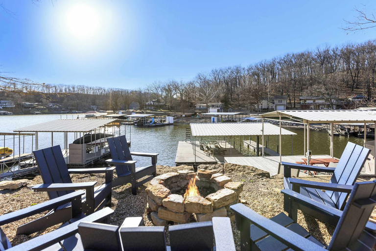 Others 1, Big Bear Bungalow Stay on Ozark Waterfront, Camden