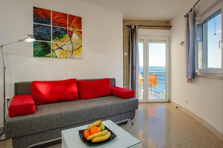 Others 3, Comfy Beach Apartments with its own balcony, Split