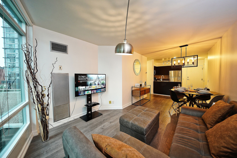 Others 5, The Front Condominiums, Toronto