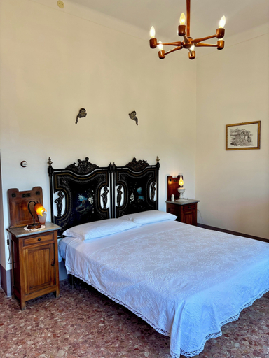Bedroom 4, Don Pasquale, Pescara
