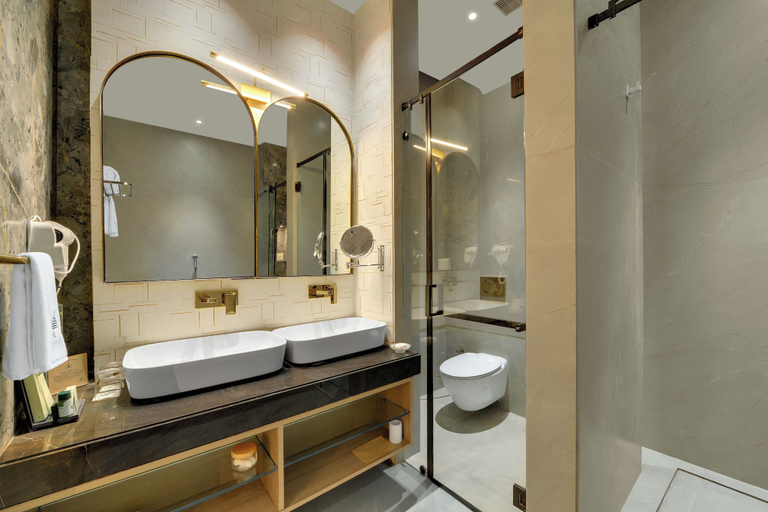 Bathroom 4, Rajawat The Fern An Ecotel Hotel, Kanpur Dehat