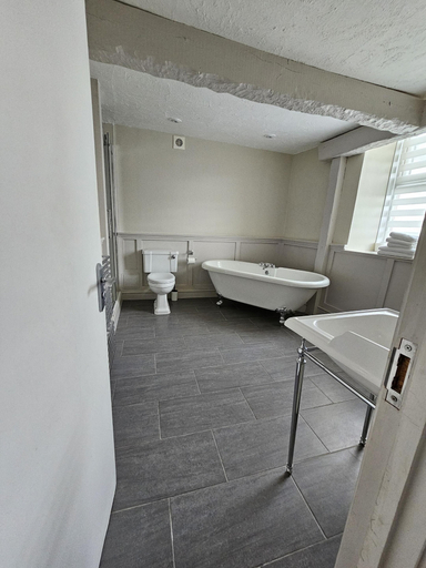 Bathroom 3, Cockhaven Arms, Devon