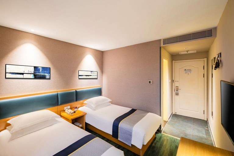 Bedroom 2, Homeinn Hotel (Shenyangbei Railway Station Huigong Square), Shenyang