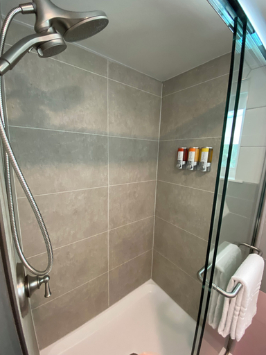 Bathroom 3, Rolo Beach Hotel, Broward